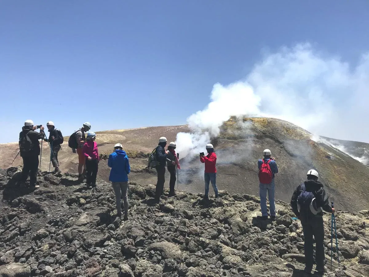 Cratere dell'Etna, paesaggio vulcanico